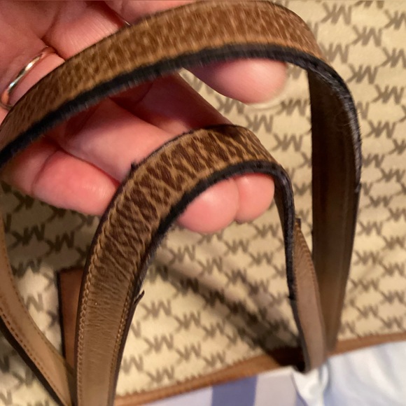 MICHAEL KORS EMRY JET SET SIGNATURE TOTE LEATHER TRIM LARGE ZIP TOTE - Picture 15 of 16